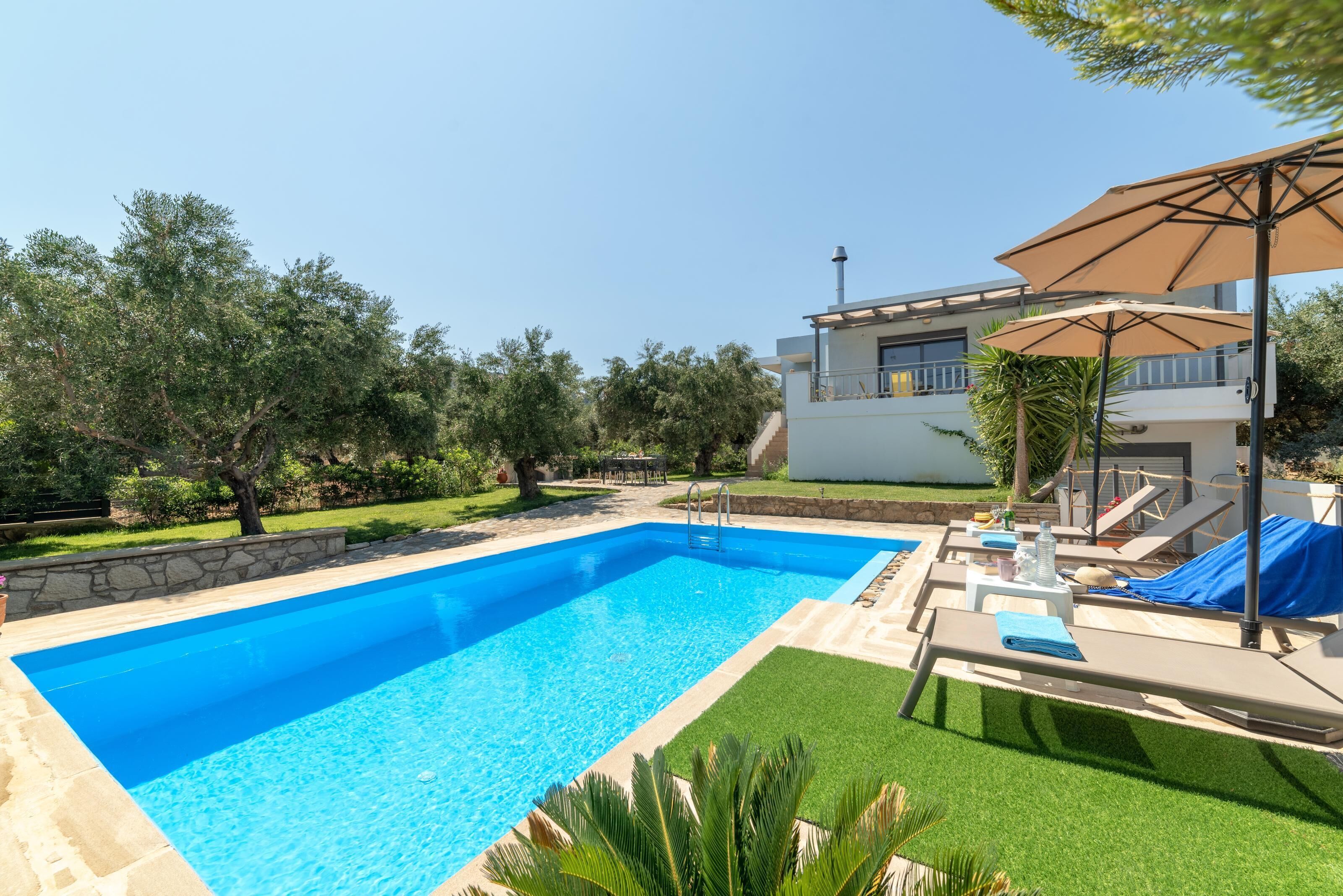 Seasonal outdoor pool, pool umbrellas, sun loungers