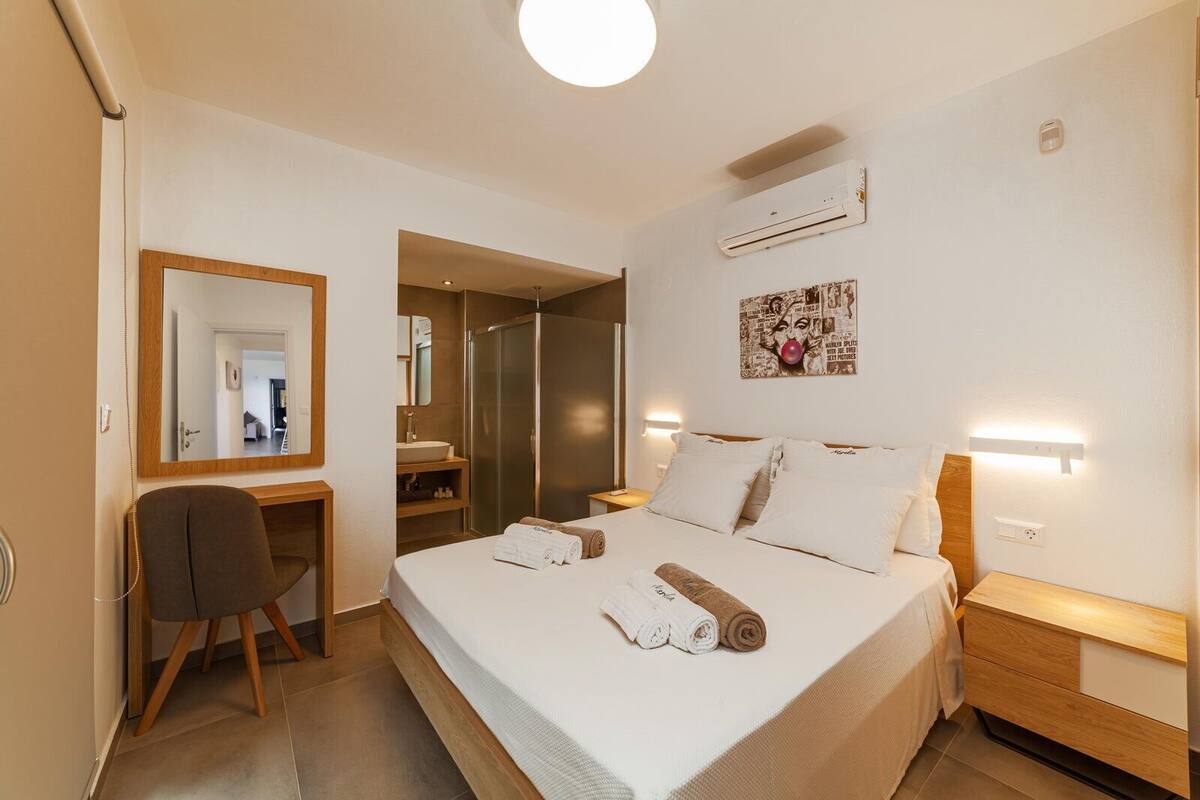 Villa Sunset with Heated Pool | 2 bedrooms, iron/ironing board, WiFi (free), bed sheets
