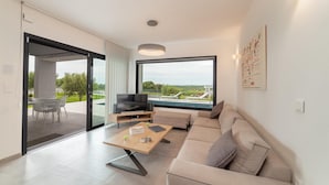 Villa Sunset with Heated Pool | Oppholdsområde