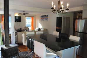 Dining - Large 3 bedroom: 2 kings 1 queen, w/yard, parking,W/D. Great walkable location. (Provincetown)