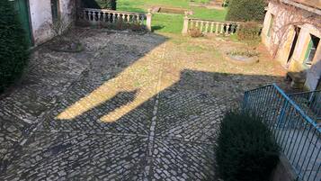 Enceinte de lâhĂ©bergement