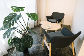 WiFi (無料)、ベッドシーツ