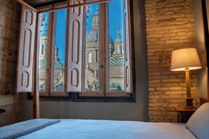 4 habitaciones, escritorio, cuna de viaje y wifi
