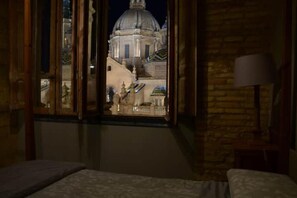 4 soverom, skrivebord, reiseseng for barn og wi-fi