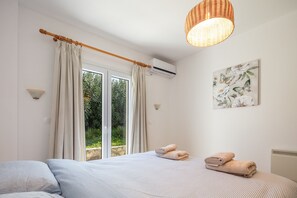 2 bedrooms, desk, iron/ironing board, travel cot