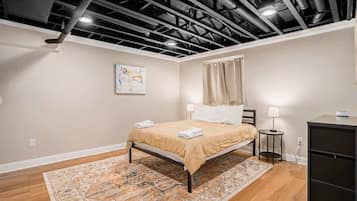 5 chambres, fer et planche à repasser, lit parapluie, Wi-Fi gratuit