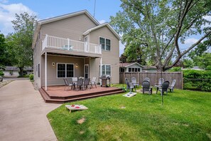 Outdoor dining - Hounds on Hazel | Brand New Dog-friendly Getaway for 14 | Near the Shoreline (South Haven)