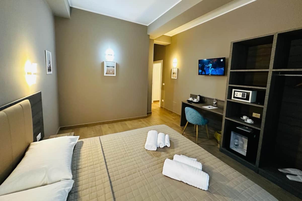 Minibar, in-room safe, desk, blackout curtains