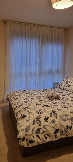 Apartemen | Kamar mandi | Bathtub dan shower terpisah dan bathtub besar