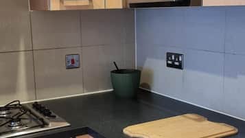 Apartment | Private kitchen | Fridge, microwave, oven, stovetop