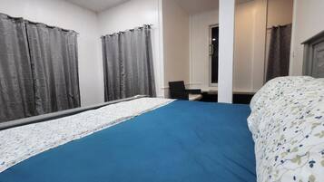 5 bedrooms, iron/ironing board, free WiFi, bed sheets