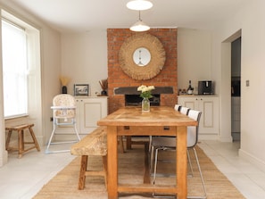 Dining - Hendre (Menai Bridge)