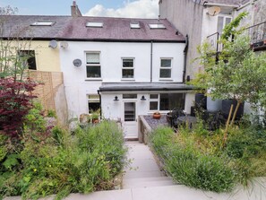 Exterior - Hendre (Menai Bridge)