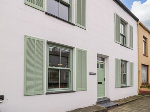 Cottage | Exterior detail - Hendre (Menai Bridge)