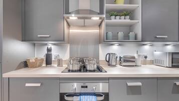 Fridge, microwave, oven, stovetop