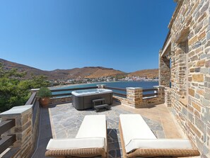 King Suite with Sea View and Hot Tub | Terrace/patio