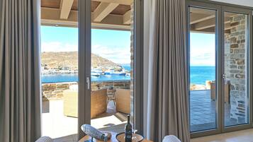 King Suite with Sea View and Hot Tub