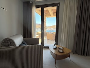 King Suite with Sea View and Hot Tub