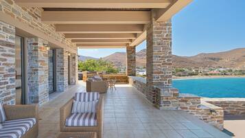 King Suite with Sea View and Hot Tub | Terrasse/Patio