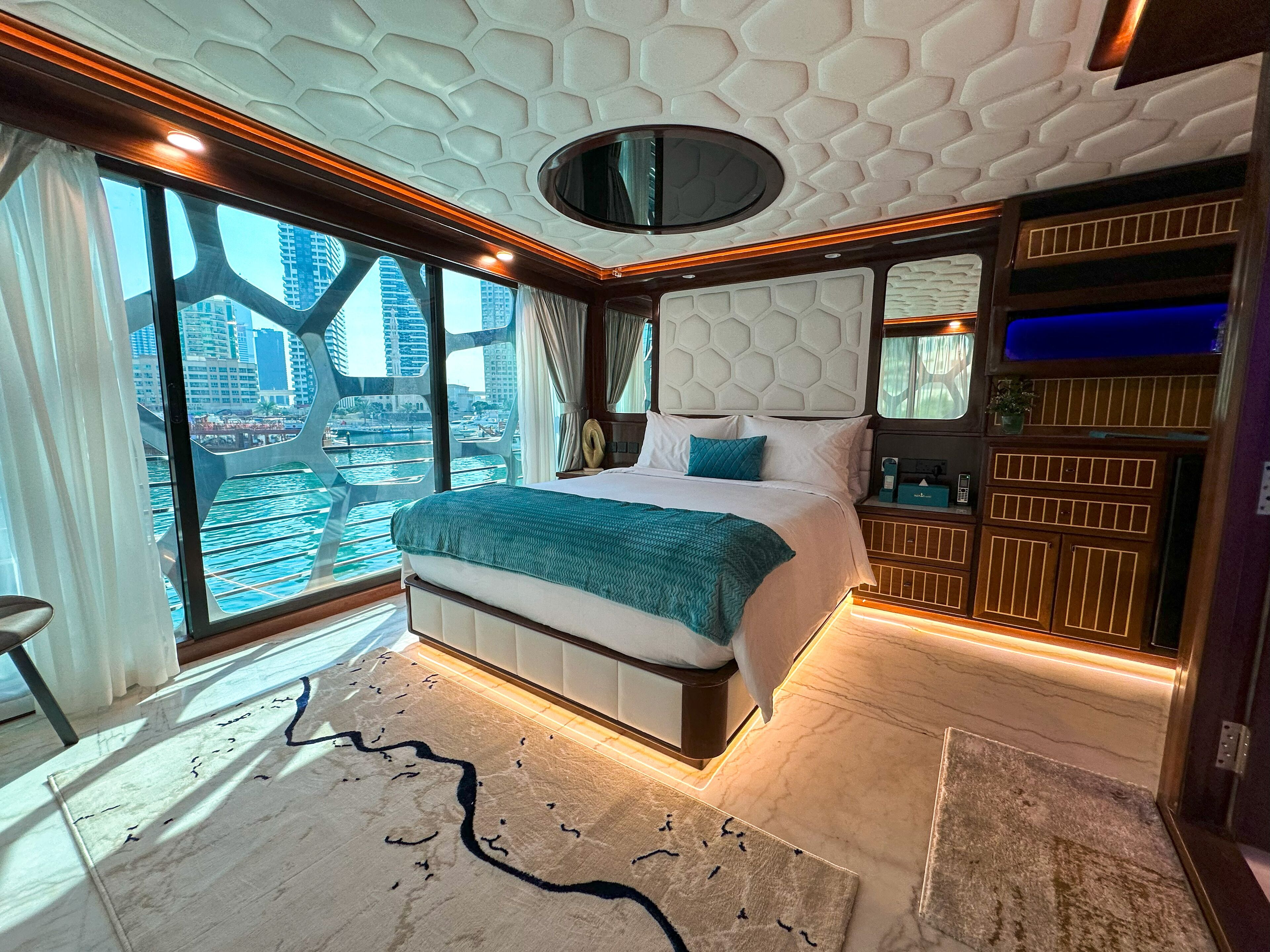 4 chambres, fer et planche à repasser, Wi-Fi, draps fournis