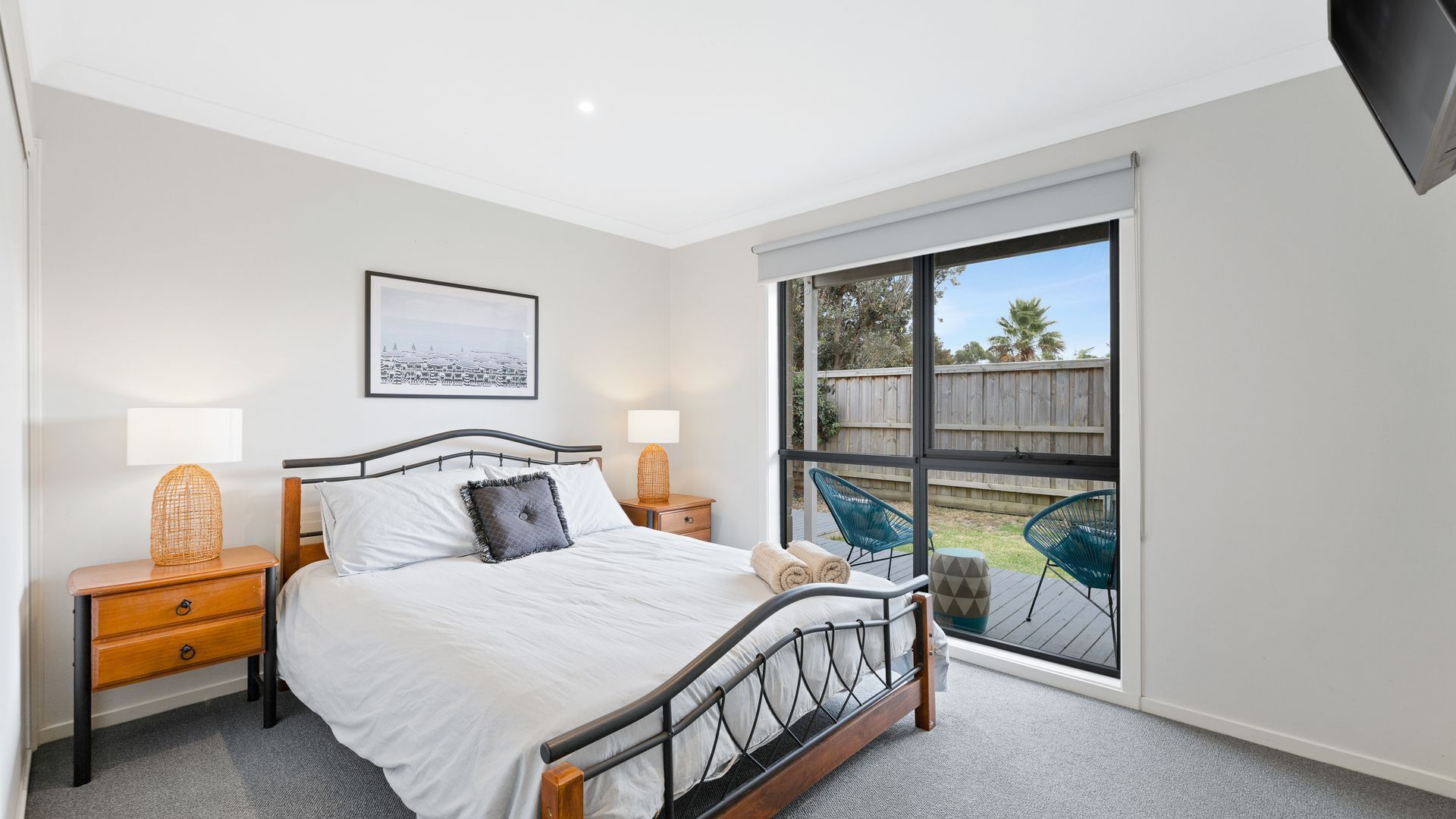 3 bedrooms, iron/ironing board, travel cot, Internet