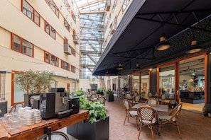Daily full breakfast (EUR 17.5 per person)