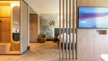 1 bedroom, in-room safe, desk, laptop workspace