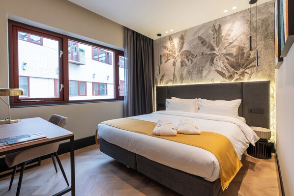 Superior Wellness | Caja de seguridad en la habitación y escritorio 