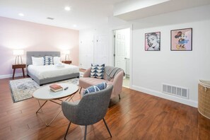 Apartment - Cherry Suites 3BR Apt w W D Pool Table (Philadelphia)