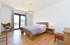 3 室のベッドルーム、WiFi