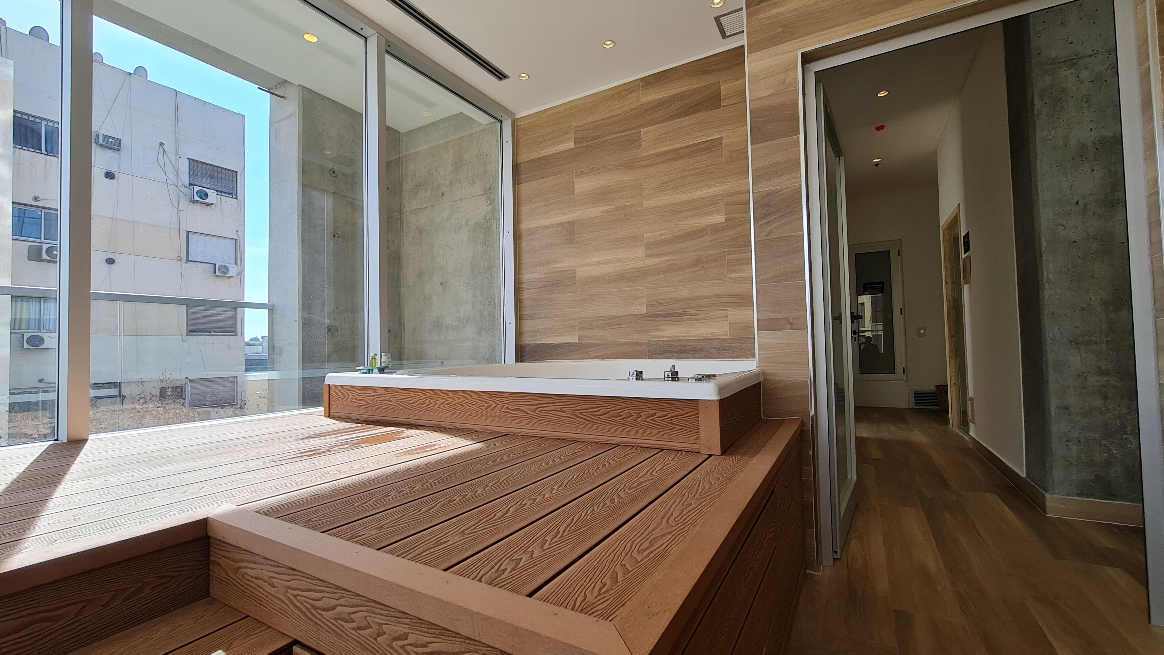 Sauna, hot tub, steam room, massages