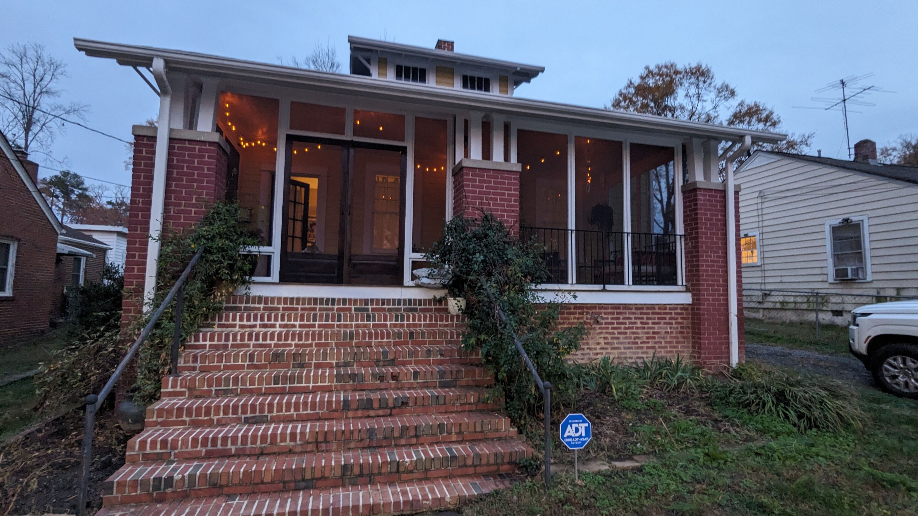 Inviting 2BR Sanctuary - Cozy Light Filled Bungalow with Two Screened Porches