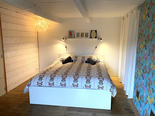 3 bedrooms, WiFi, bed sheets