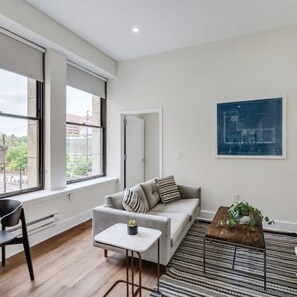 公寓 | 1 間臥室、網路服務