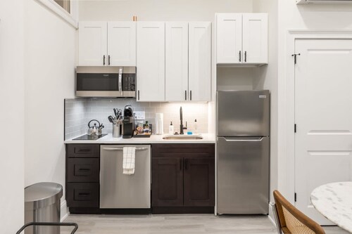 Sosuite 1BR Apt w W/d, Desk Alcove