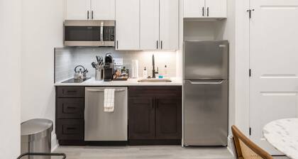 Sosuite 1BR Apt w W/d, Desk Alcove