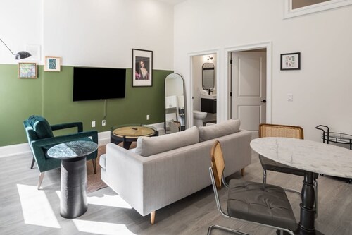 Sosuite 1BR Apt w W/d, Desk Alcove