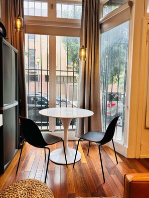 Apartment | 1 bedroom, Internet - Sosuite Hi-tech Studio w W D Steam Shower (Philadelphia)