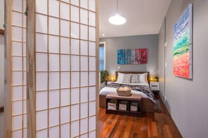 Apartment | 1 bedroom, Internet - Sosuite Hi-tech Studio w W D Steam Shower (Philadelphia)
