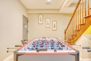 Apartment | 3 bedrooms, Internet - Cherry Suites 3BR Apt w W D Foosball Table (Philadelphia)