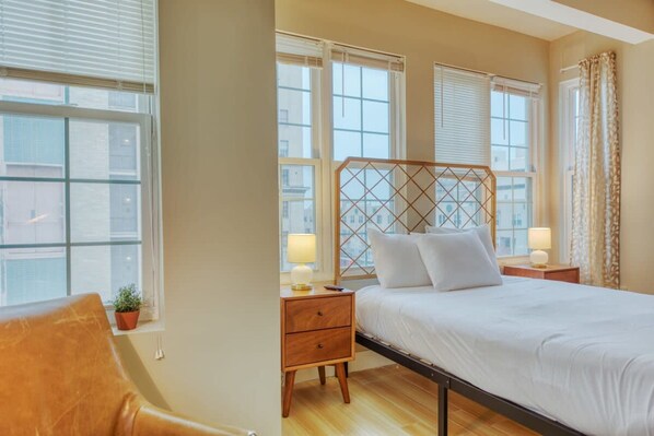 Apartment | 3 bedrooms, Internet - Cherry Suites 3BR Apt w W D Foosball Table (Philadelphia)