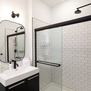 Apartment | 1 bedroom - Sosuite 1BR Apt w W/d, Large Dining Seating (Philadelphia)
