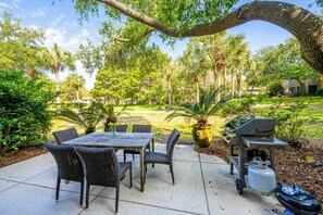 Outdoor dining - Walk to Beach ~ Gated Resort with Tram (Miramar Beach)