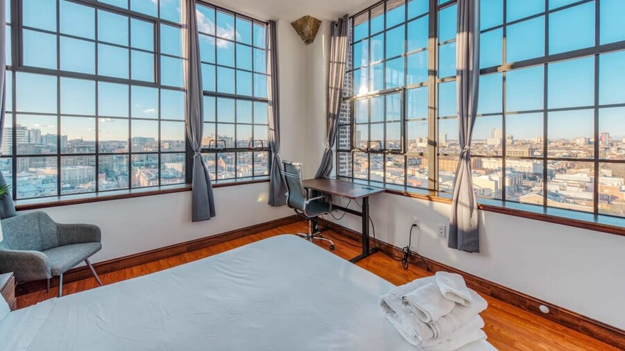 Sosuite 2BR Penthouse w Balcony W D Gym