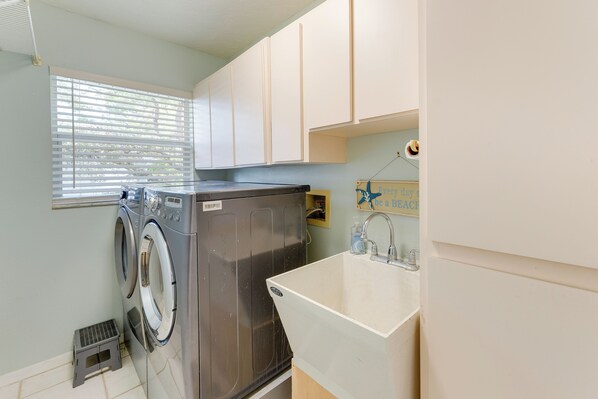 Interior - Venice Vacation Rental w/ Private Outdoor Pool! (Venice)