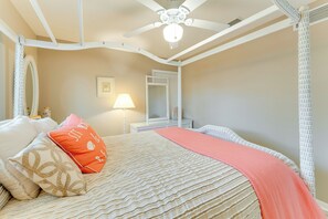 Interior - Venice Vacation Rental w/ Private Outdoor Pool! (Venice)