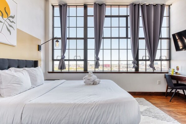 Apartment | 1 bedroom, Internet - Sosuite Studio Penthouse w W D Gym On-site Bar (Philadelphia)