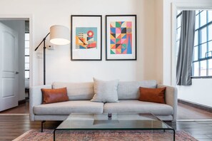 Apartment | 3 bedrooms - Sosuite 3BR Apt w Balcony, W/d, Gym, On-site Bar (Philadelphia)