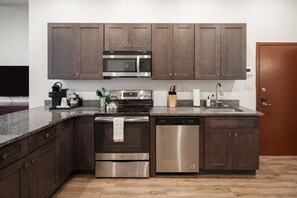 Apartment | 3 bedrooms - Sosuite 3BR Apt w Balcony, W/d, Gym, On-site Bar (Philadelphia)