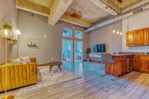 2 bedrooms, Internet - Sosuite 2BR Apt w W D Gym On-site Restaurant (Philadelphia)